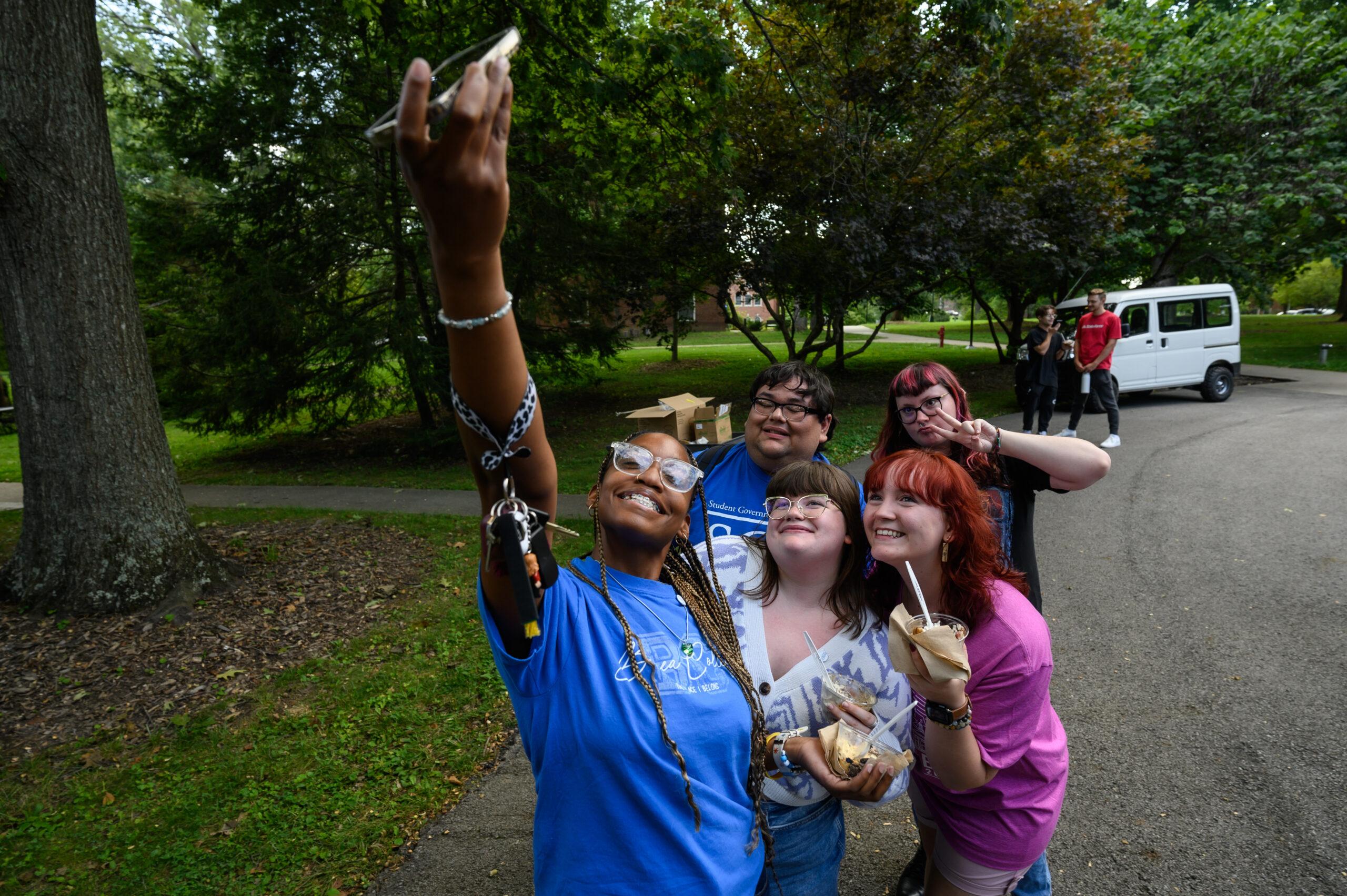 Berea College students take a selfie